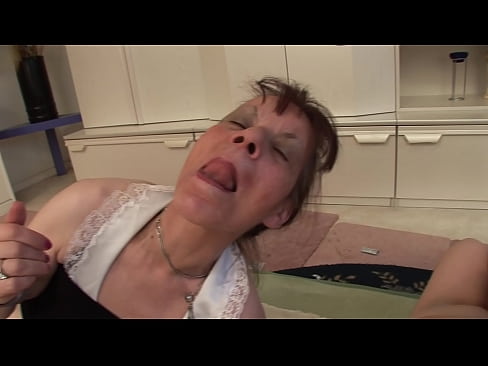 ❤️ To bestemødre og en bestefar har en trekant Russisk porno ved no.com-milf-300.ru