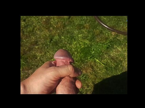 ❤️ Hot hottie får den rosa fitten hennes knullet og kommer med en sprut i en sommerhage Russisk porno ved no.com-milf-300.ru
